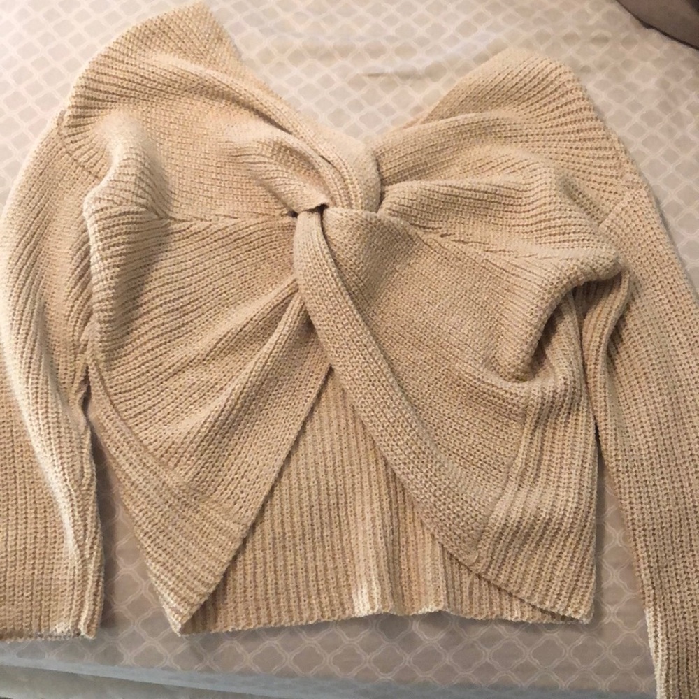 Twist Back Sweater size M 
ASTR THE LABEL